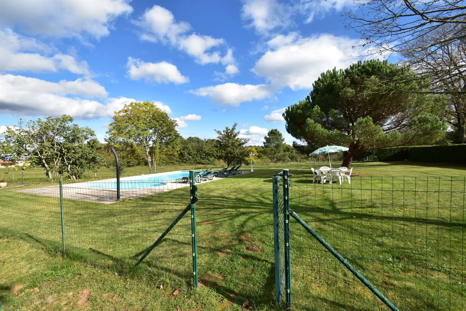 Maison de vacances Besse les Vitarelles 6 p-Gardens summer