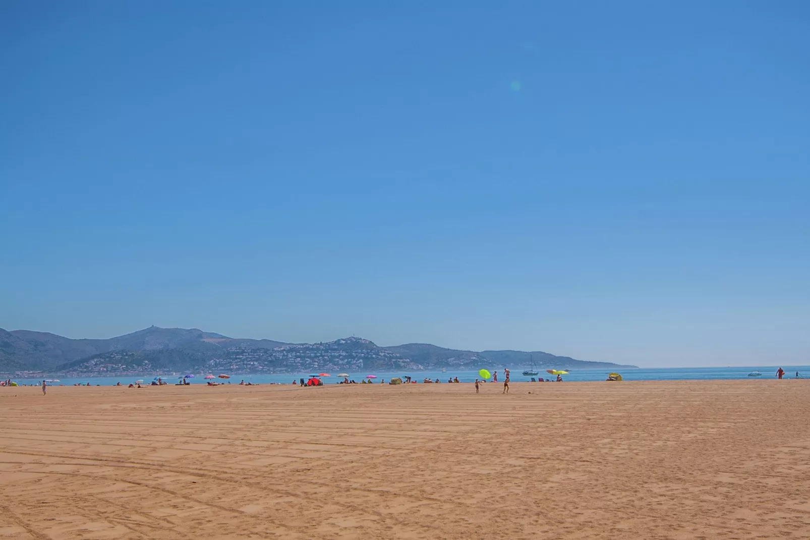 Comte de Empuries Apt  B-Areas summer 1km
