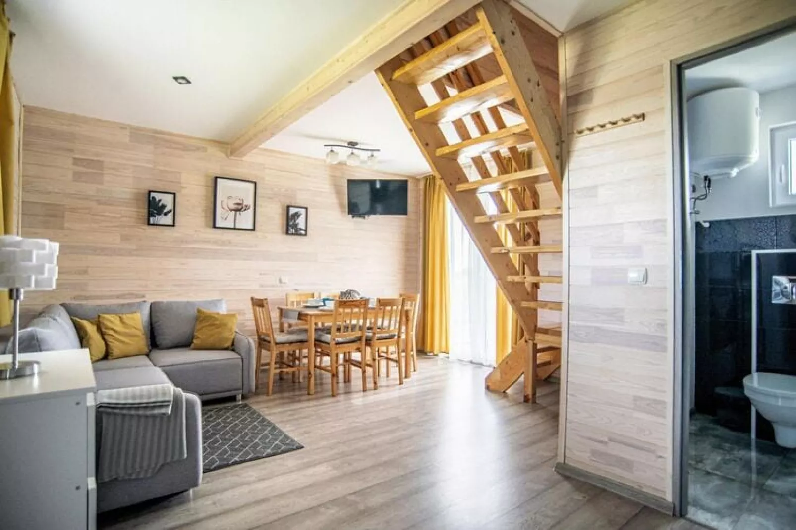 Domki STANDARD PLUS Rewal-Wohnzimmer