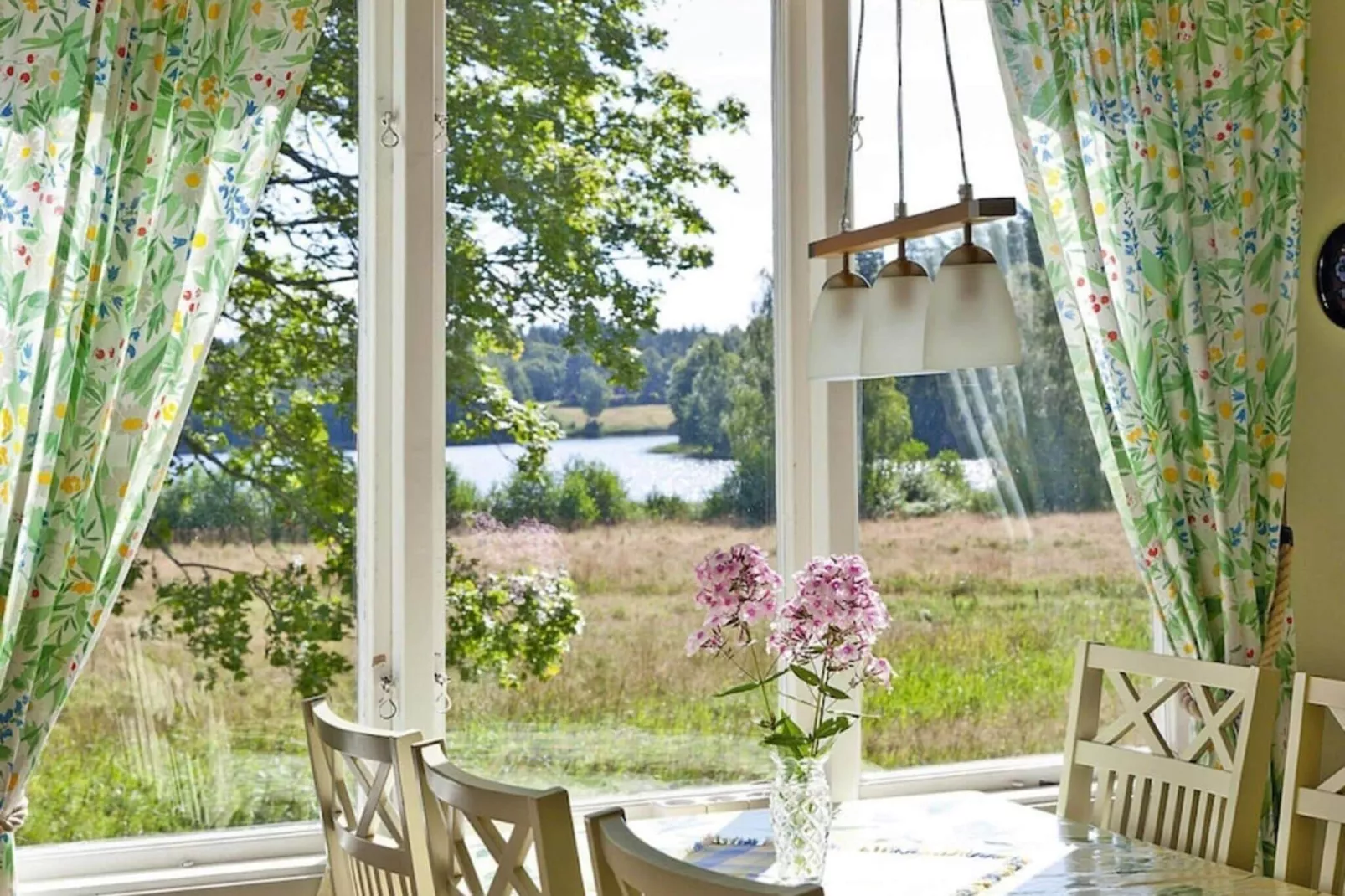 6 person holiday home in Brålanda-By Traum