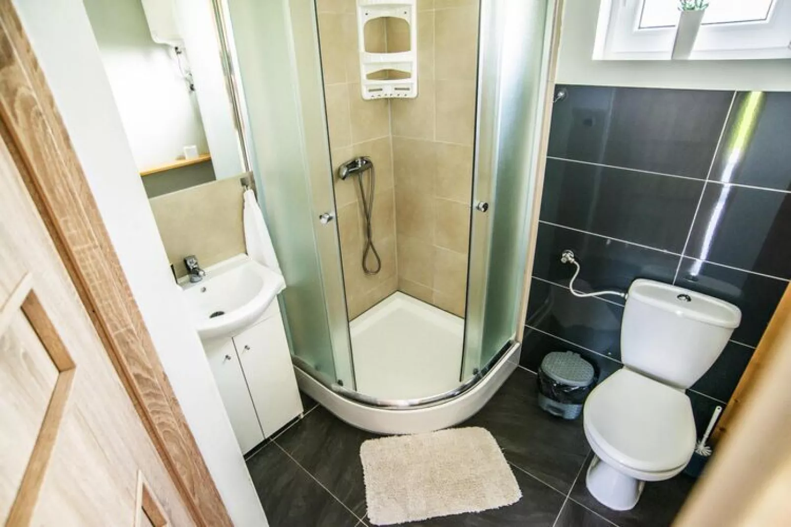 Domki STANDARD PLUS Rewal-Badezimmer