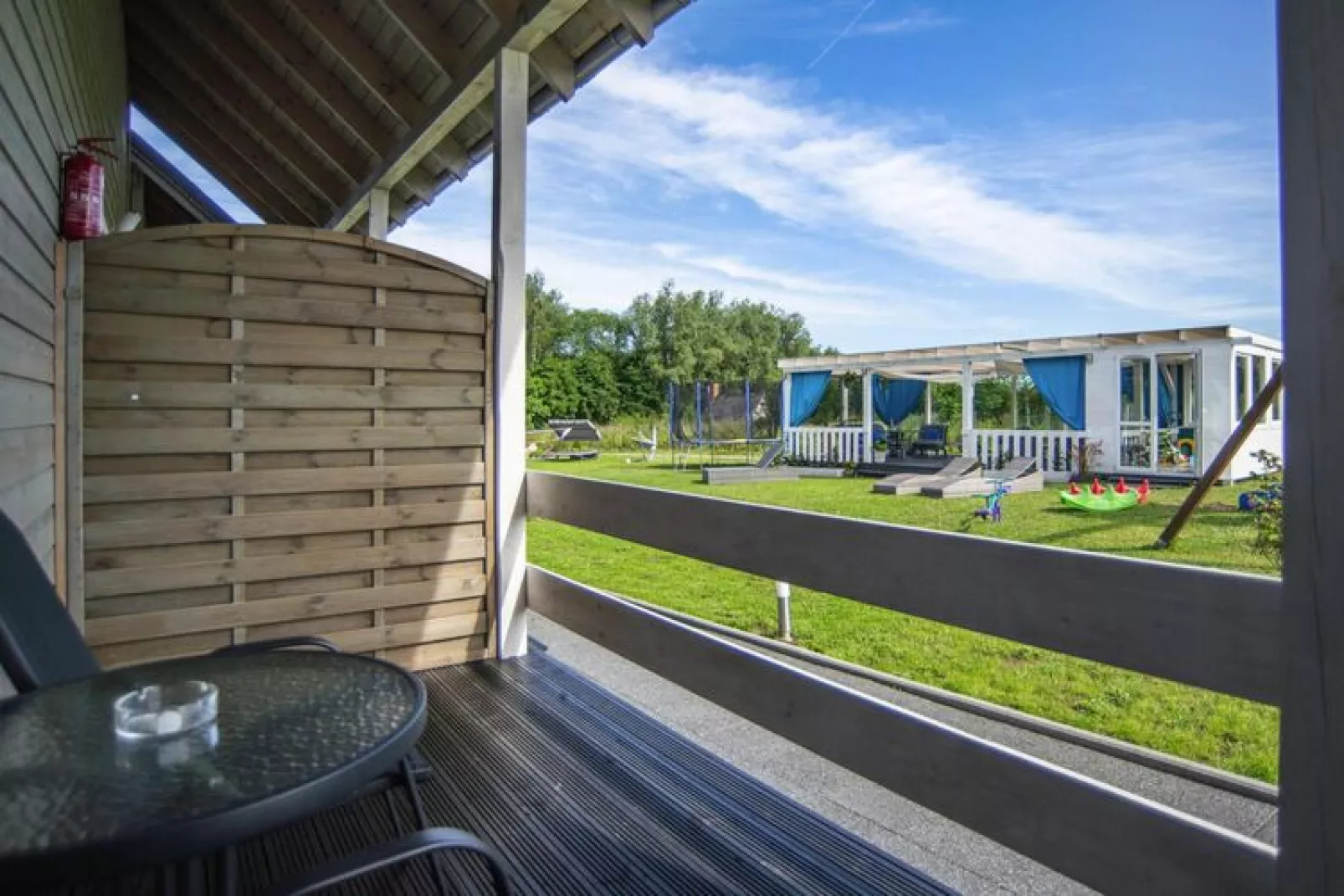 Domki STANDARD PLUS Rewal-Terrasse
