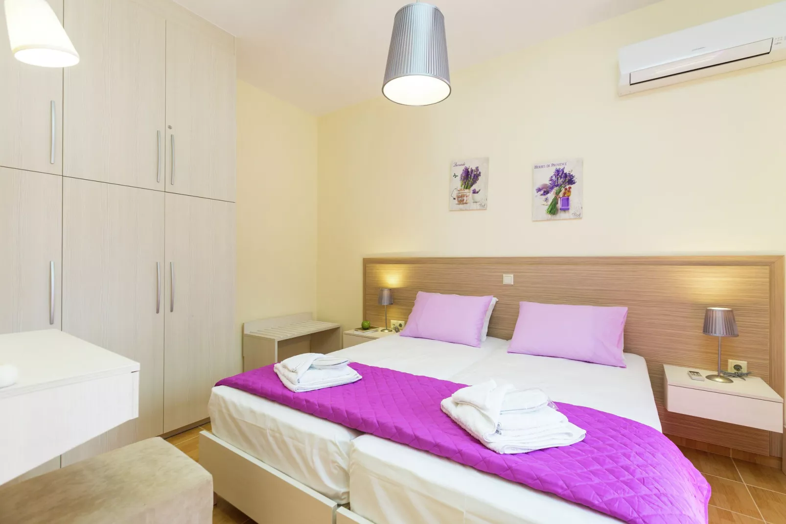 Wine Apartment-Bedroom