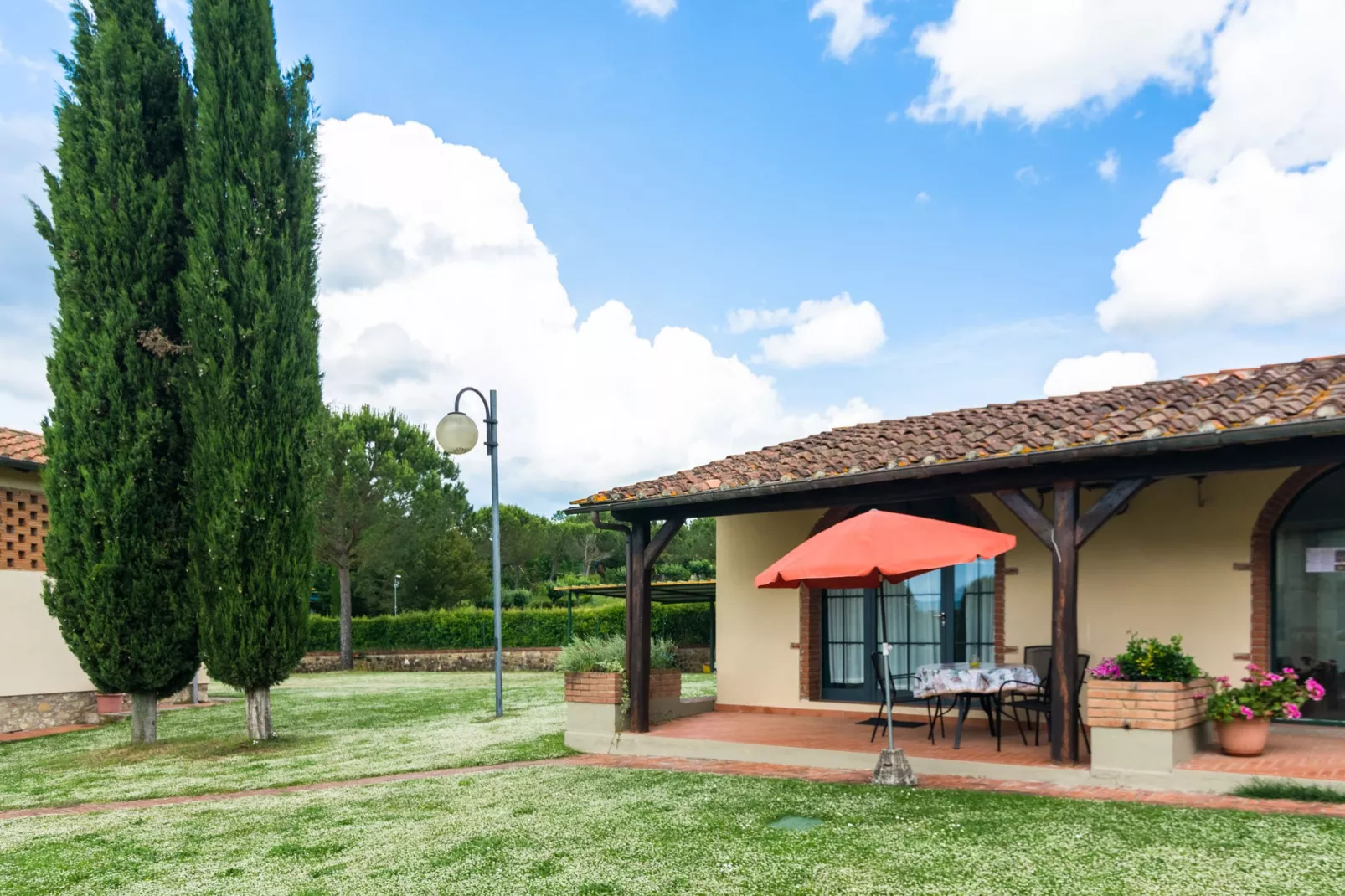 Arco-Exterior summer