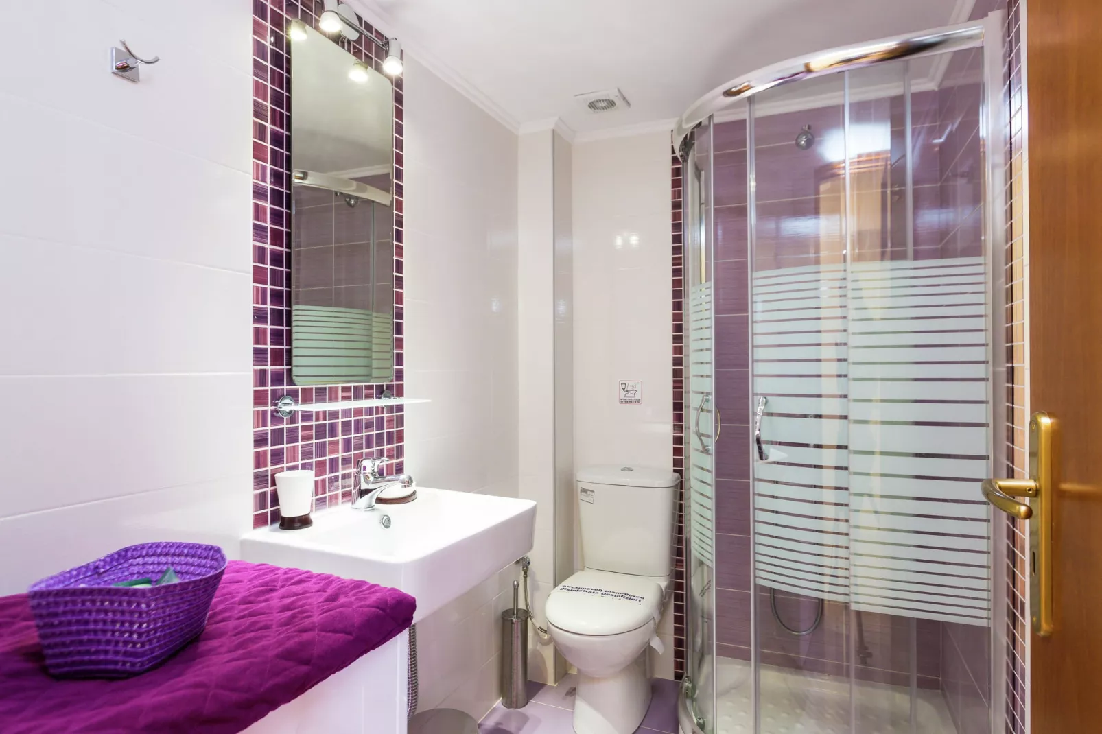 Wine Apartment-Bathroom
