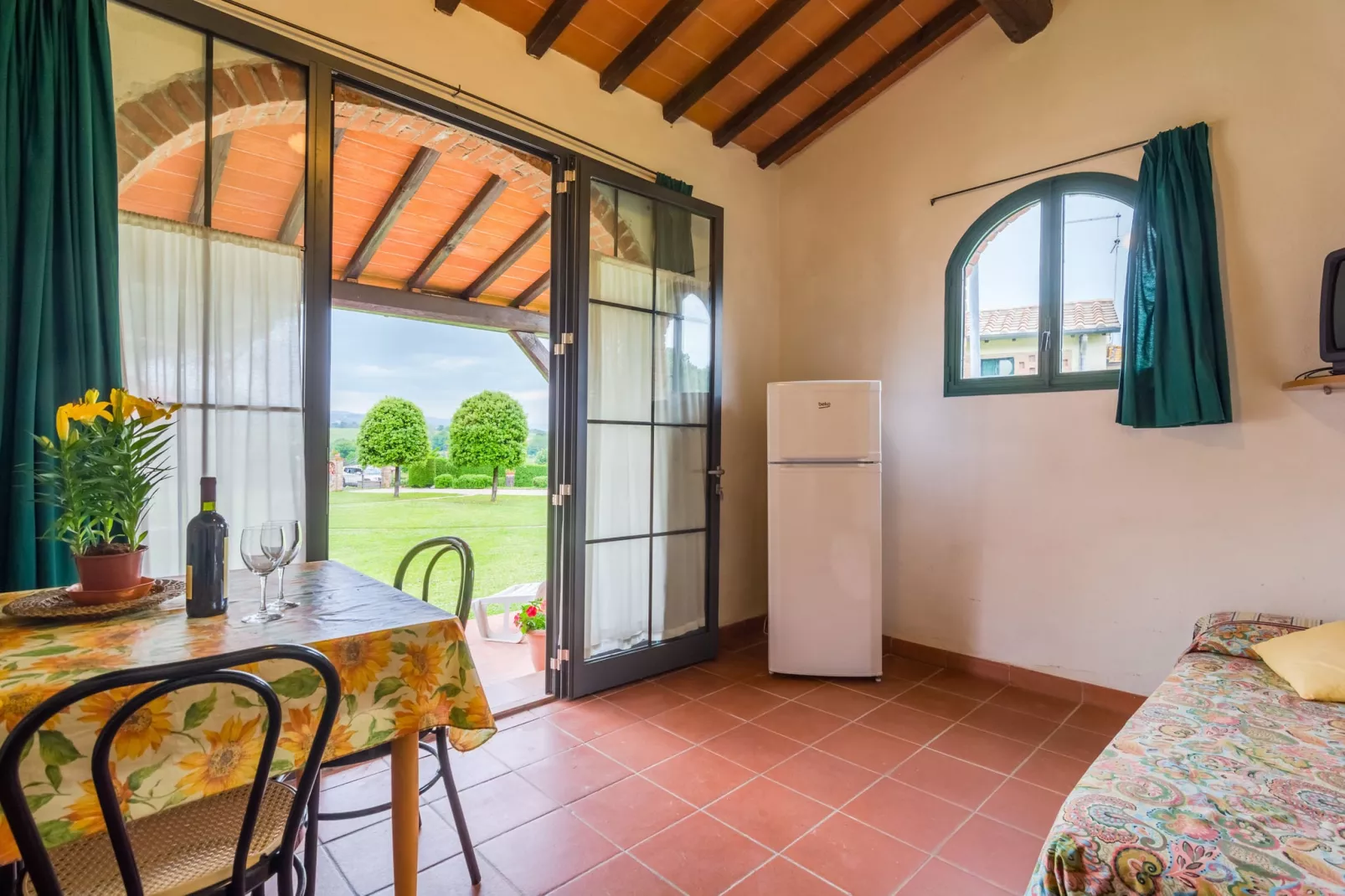 Arco-Living room