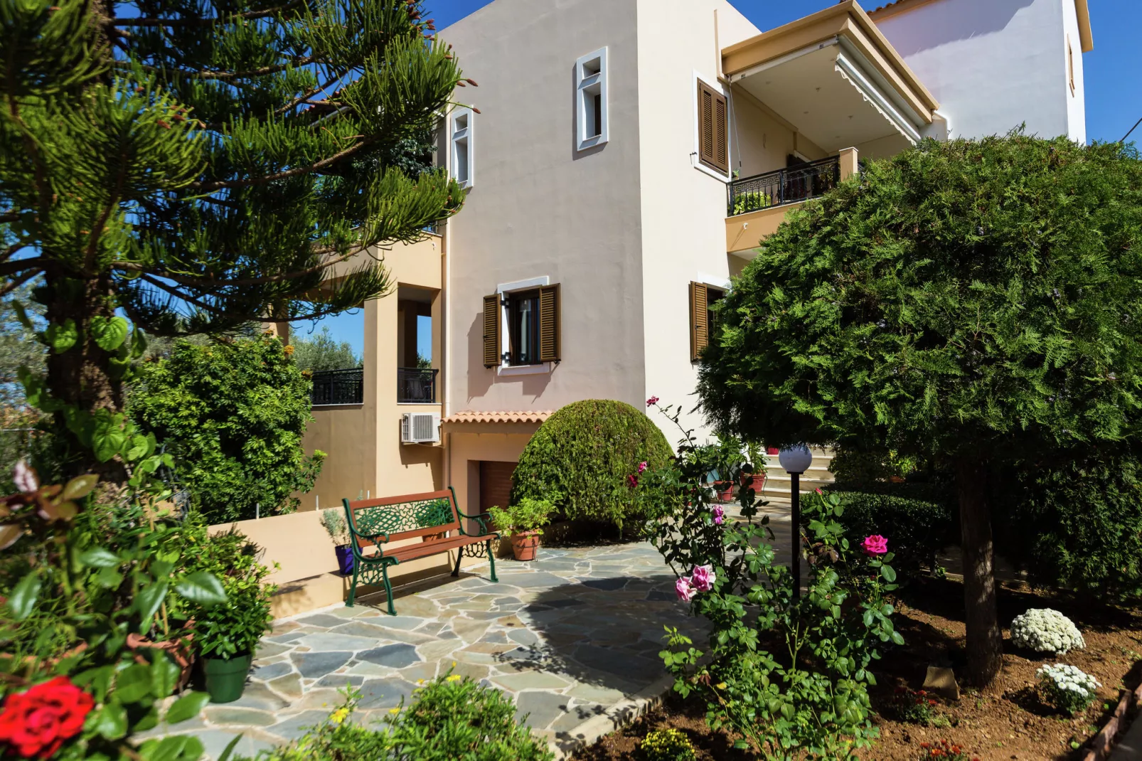Wine Apartment-Gardens summer