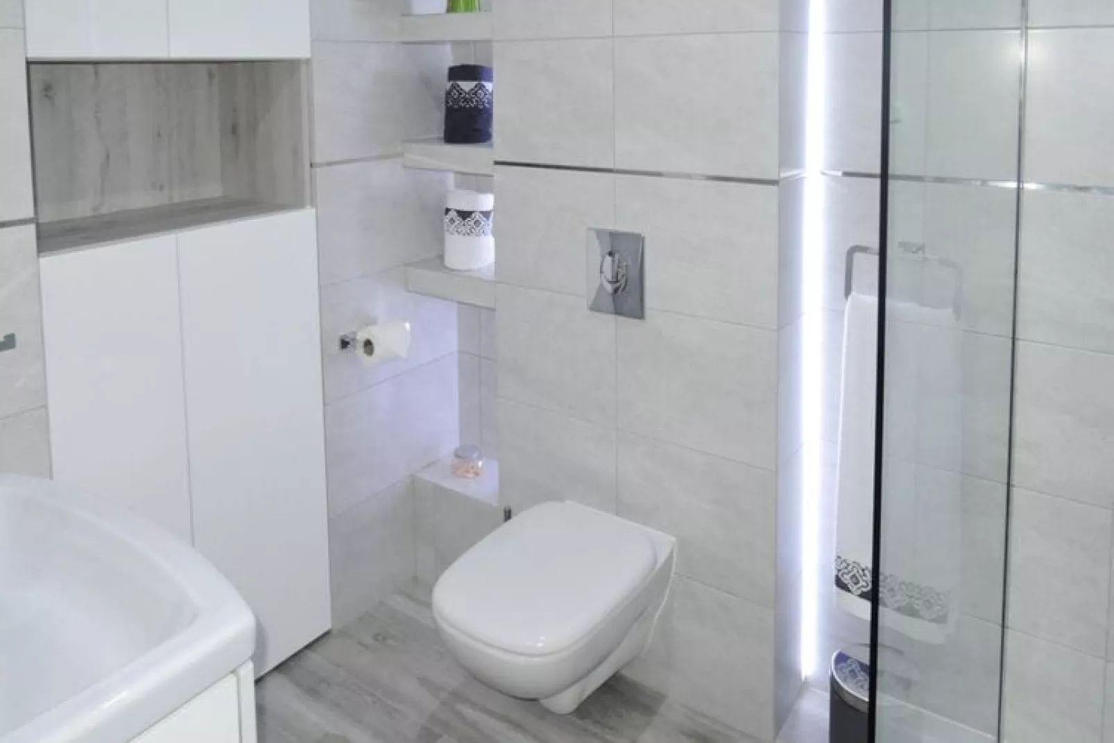 Luksusowa willa w Kołczewie dla 6 osób-Bathroom