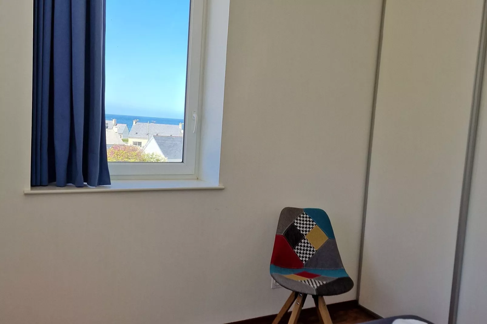 Pretty apartment with sea view in Primel-Bedroom