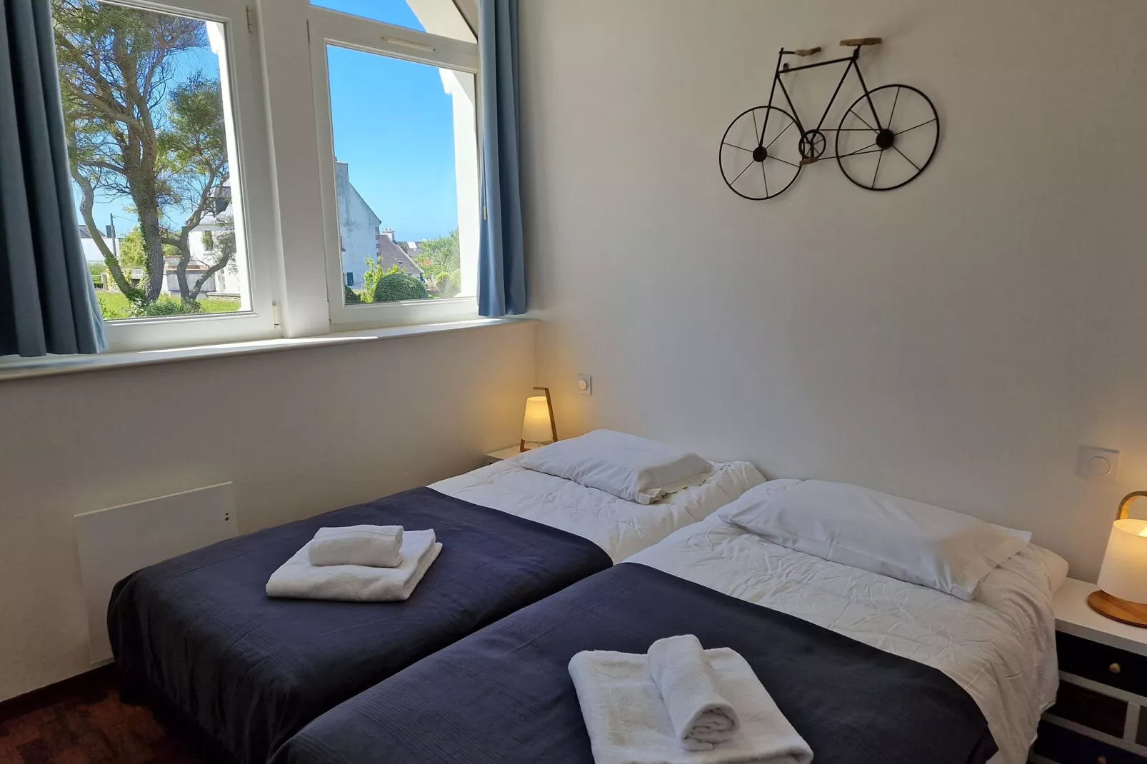 Pretty apartment with sea view in Primel-Bedroom