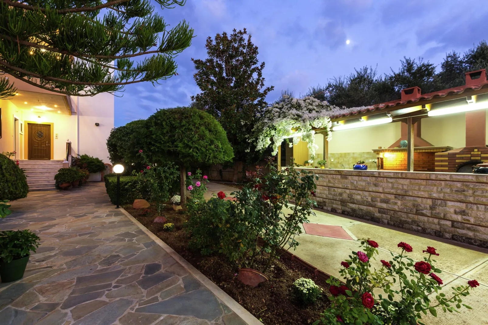 Wine Apartment-Gardens summer