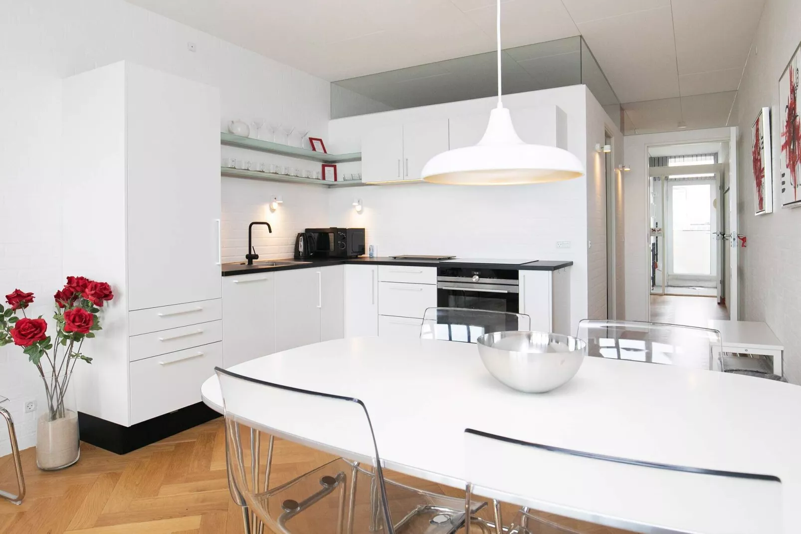 2 room w/seaview,renovated-Indoor