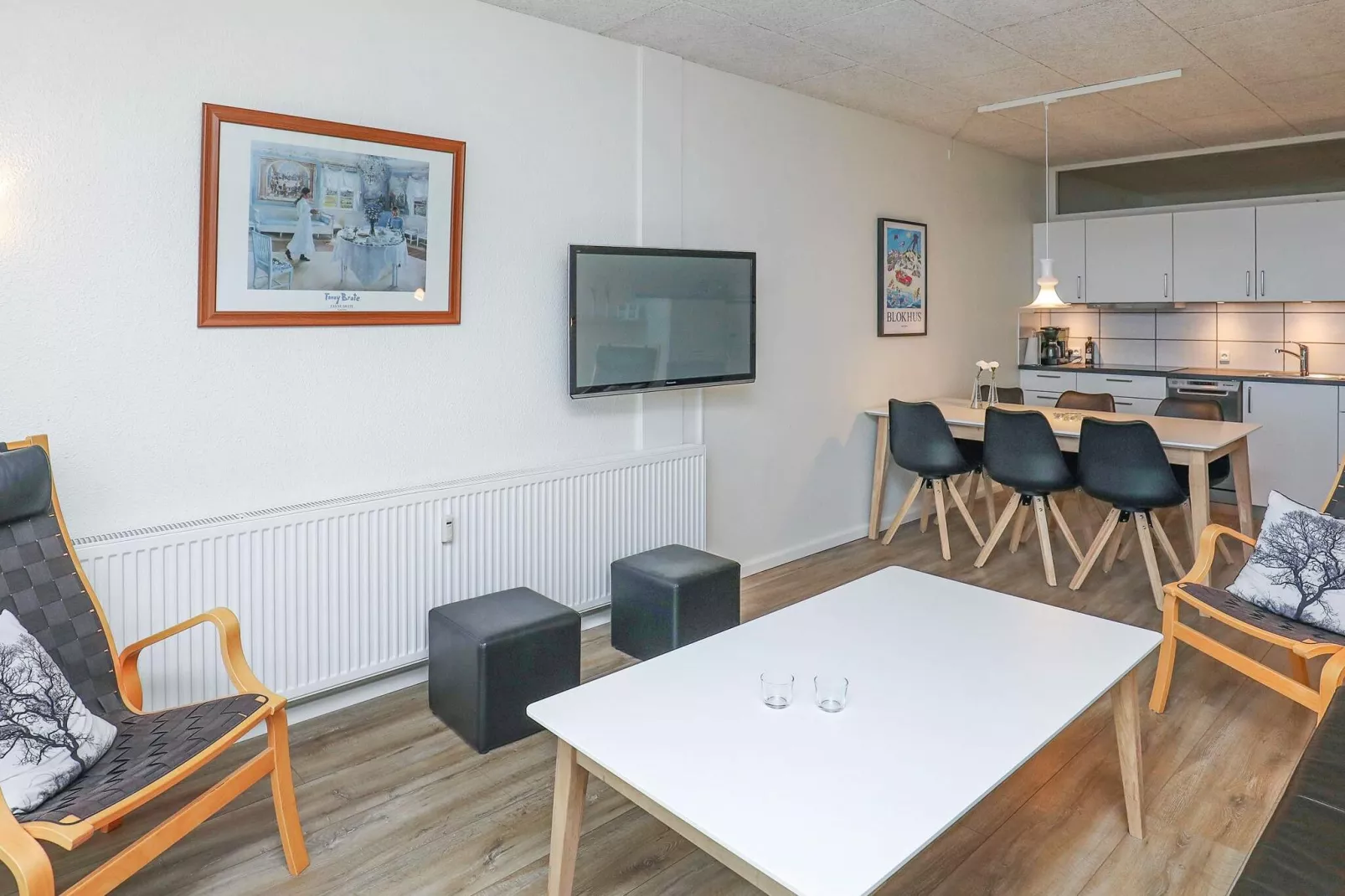 2 room w/seaview,renovated-Indoor