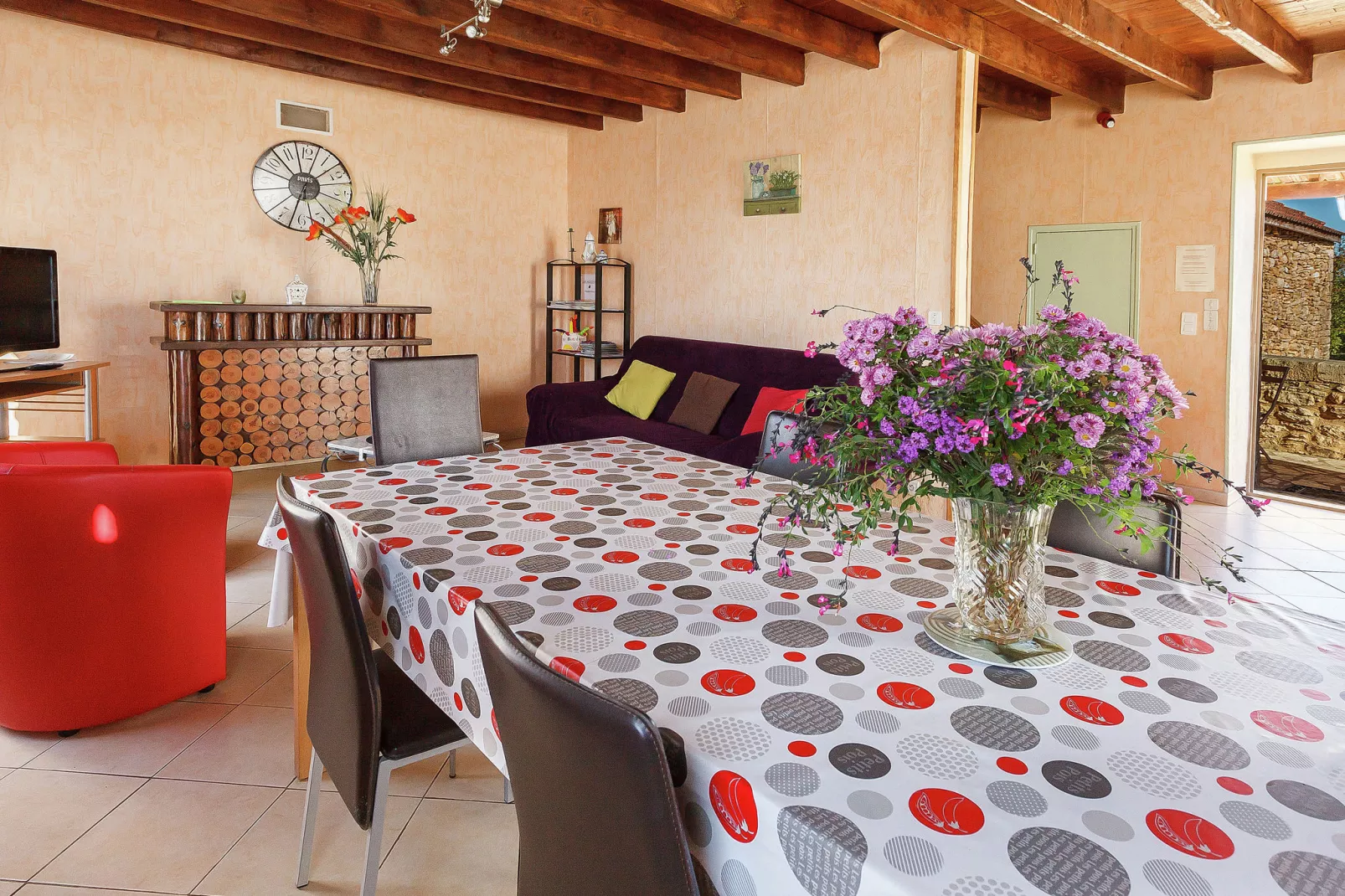 Maison de vacances Prats du Périgord  	Mas de Mouly-Dining room