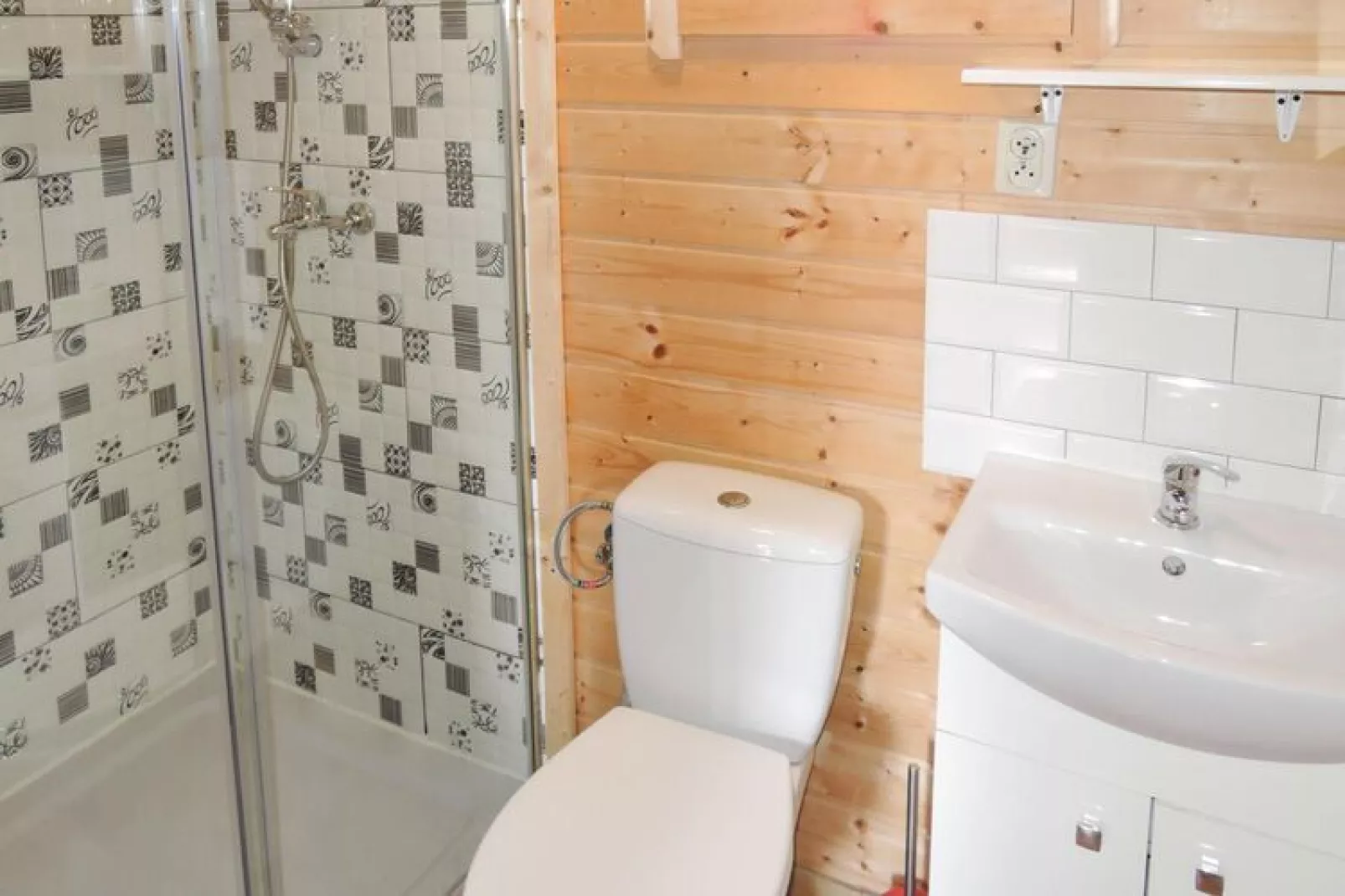 Domy wakacyjne w Międzyzdrojach z podgrzewanym basenem-Bathroom