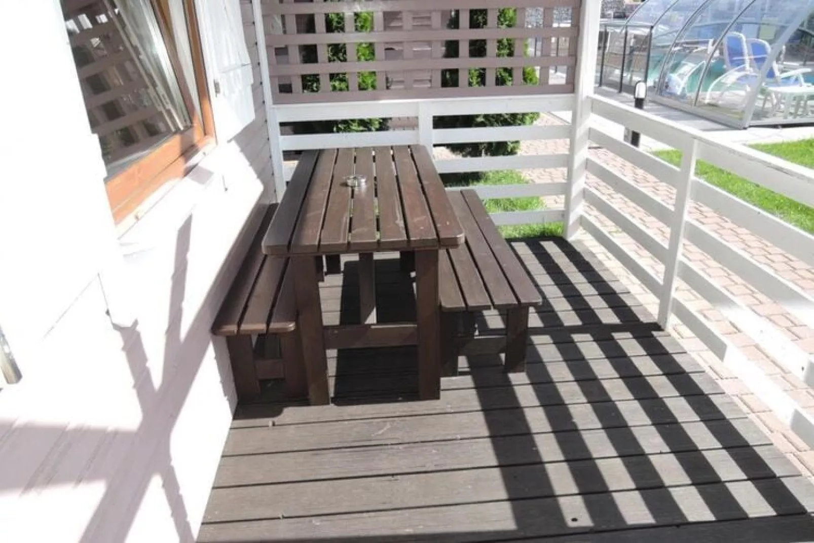 Domy wakacyjne w Międzyzdrojach z podgrzewanym basenem-Terrace balcony