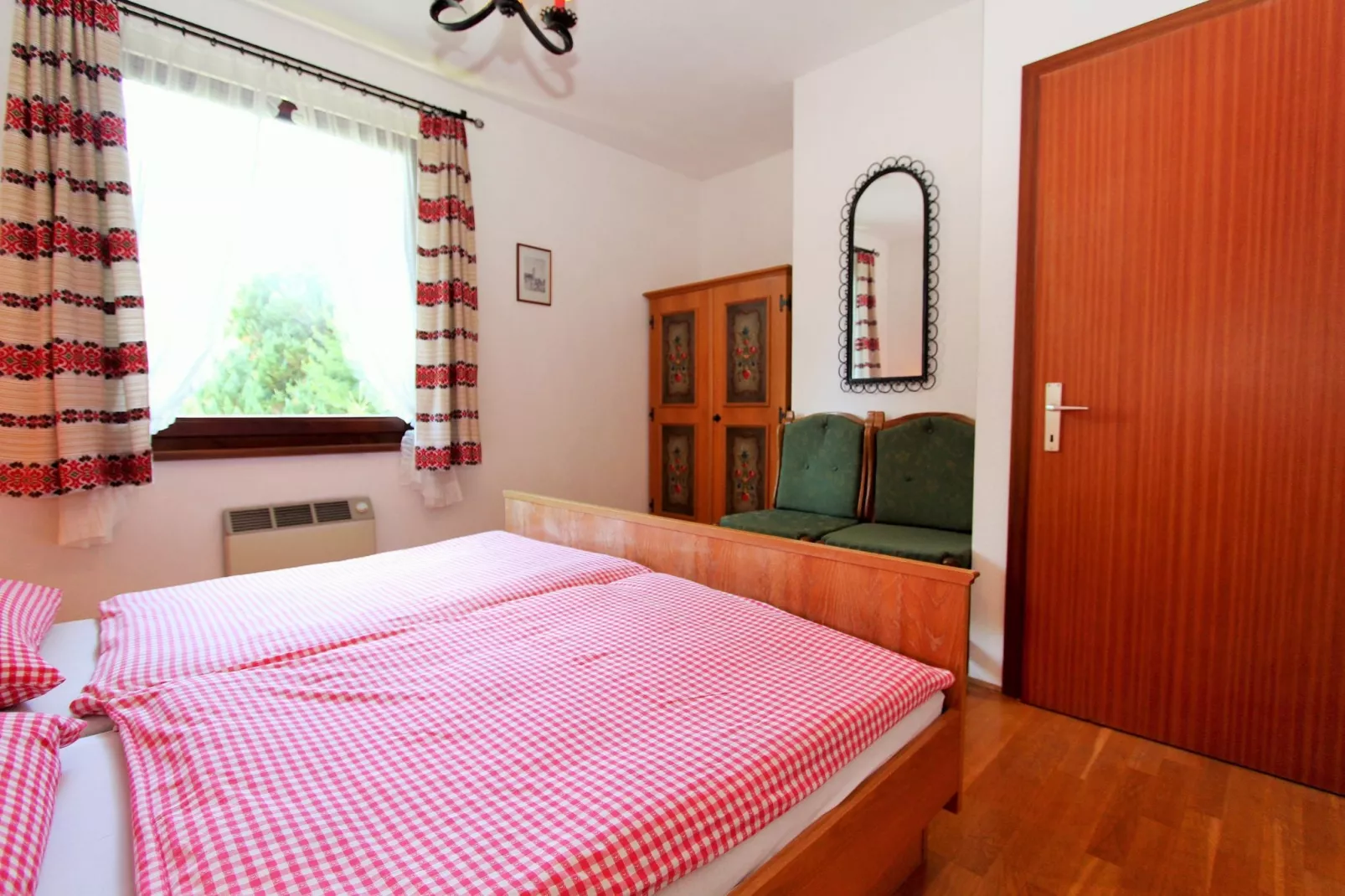 Haus Ella-Bedroom
