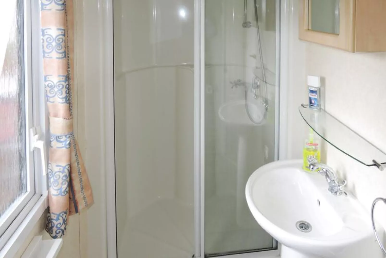 Holiday homes by the lake Kolczewo 1-4 pers-Bathroom