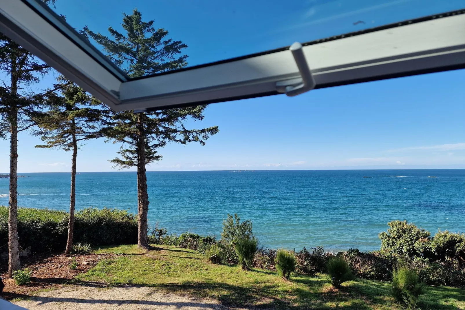 Maison de vacances Plougasnou-View in summer