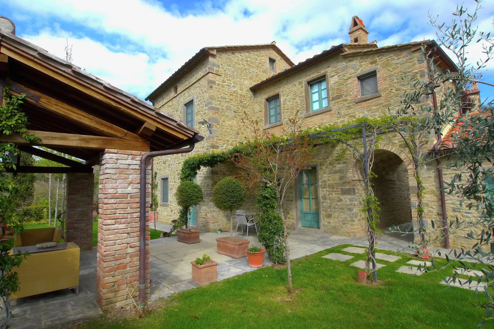 Pergola Otto-Exterior in summer
