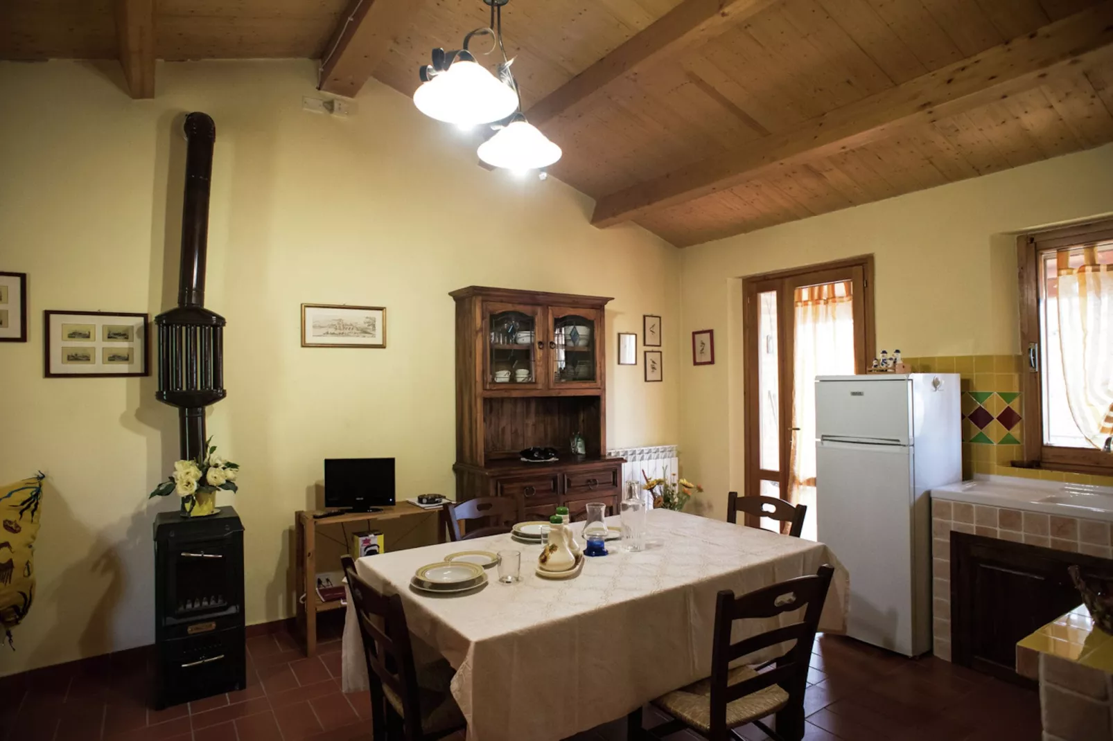 Olivia-Dining room