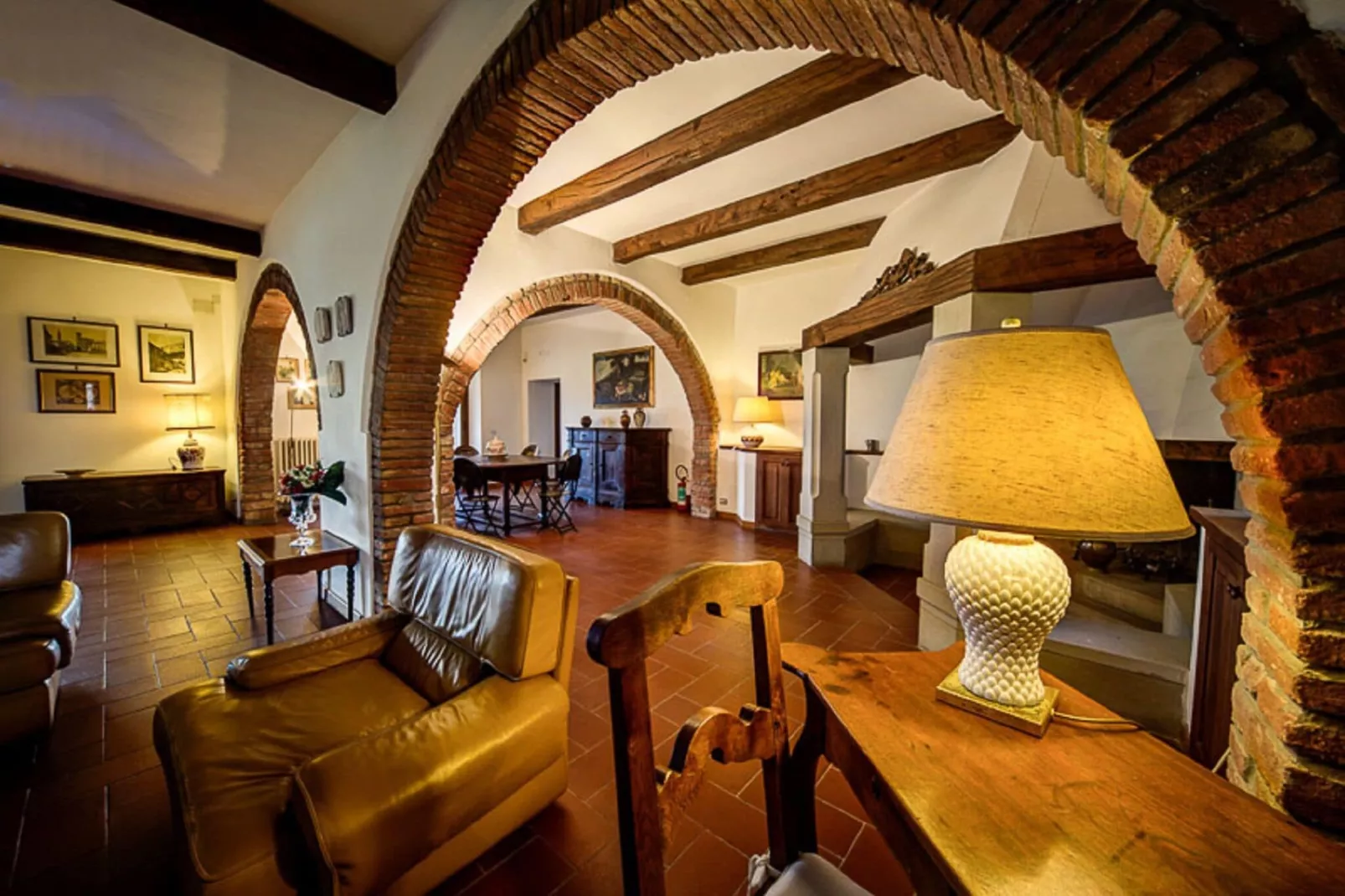 Villa del Lago-Living room