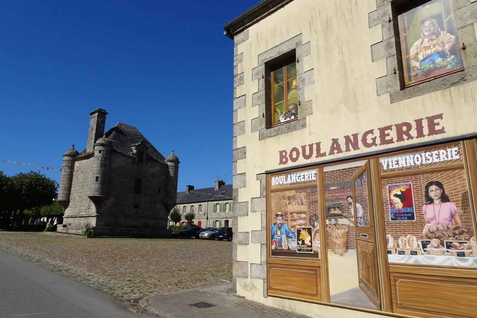Maison Guerlesquin-Areas summer 1km