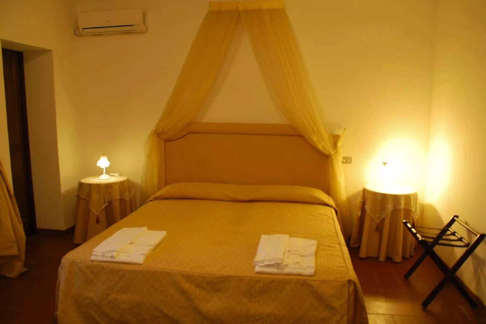 Villa del Lago-Bedroom