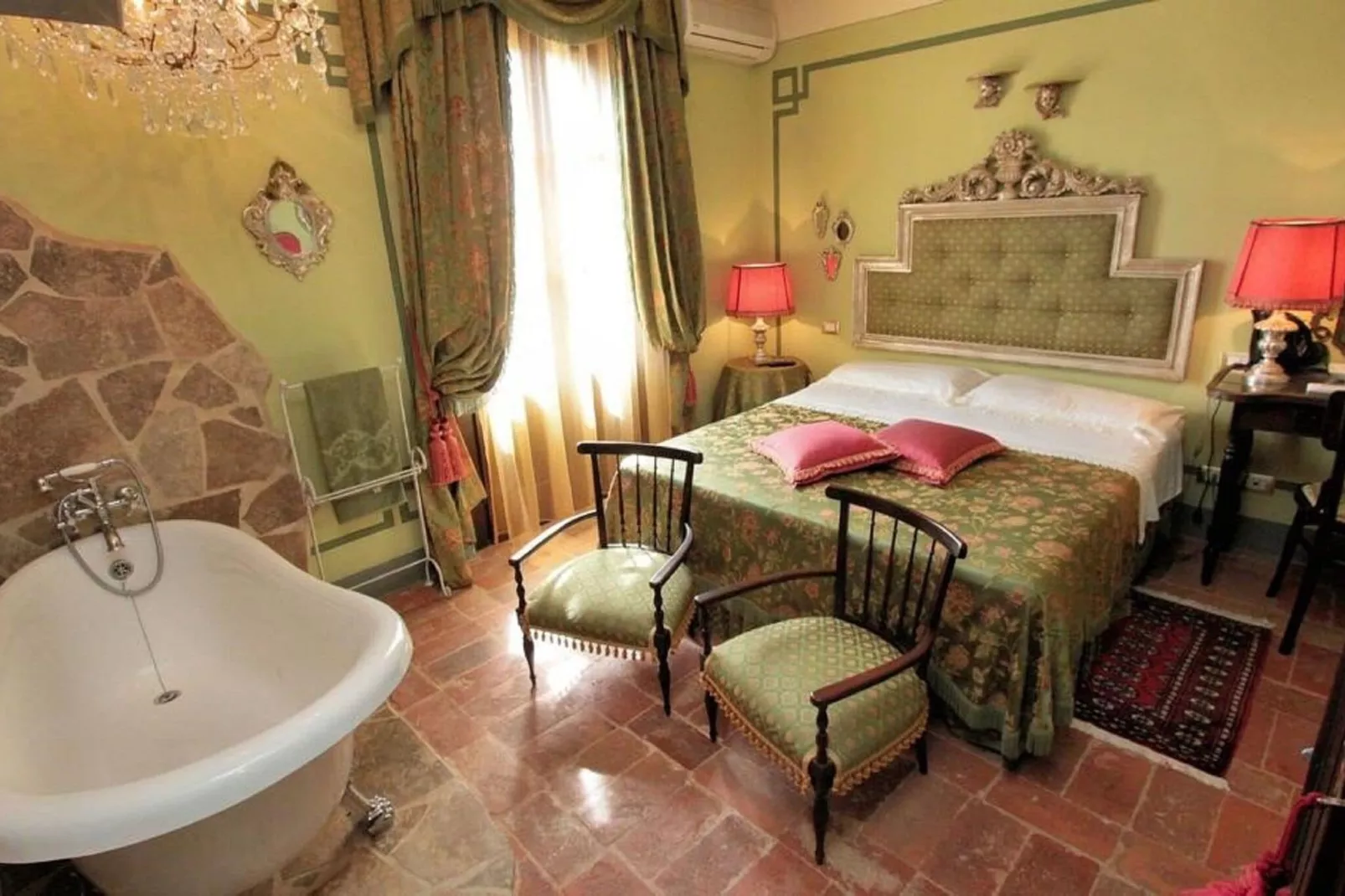 Luna Chiara-Bedroom