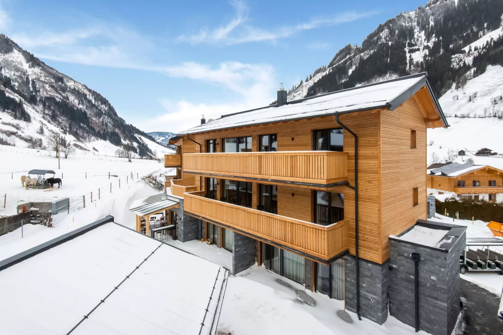 Golden Lodges Type 50 - APP 4 pers - Exterior in winter