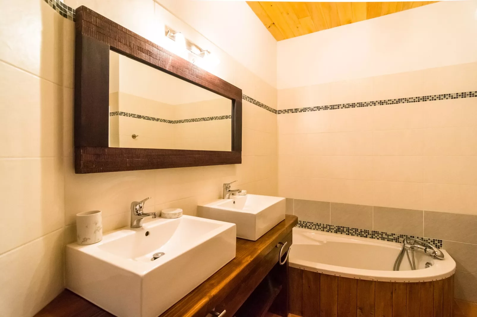 Maison de vacances Mazeyrolles 8p-Bathroom