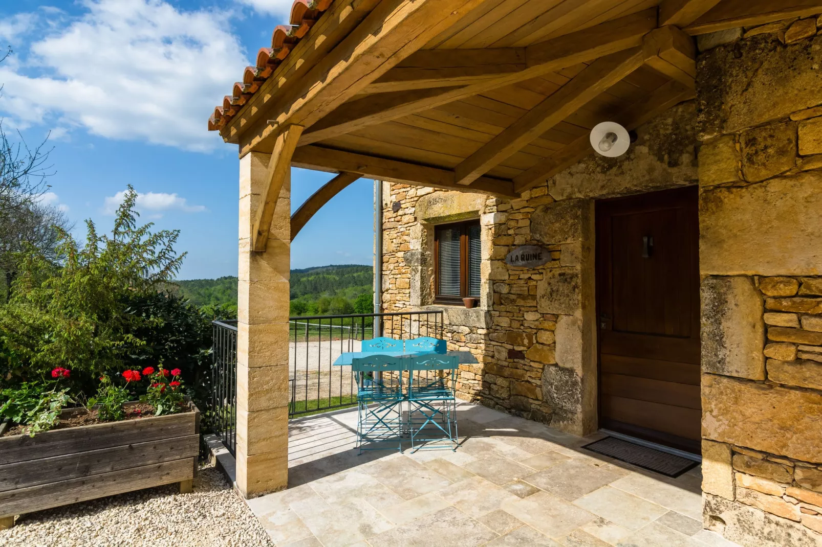 Maison de vacances Mazeyrolles 8p-Terrace balcony