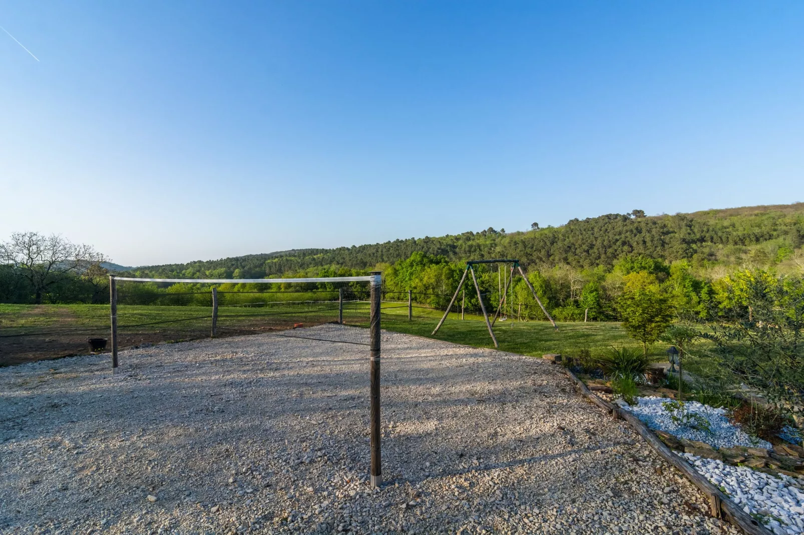 Maison de vacances Mazeyrolles 8p-Gardens summer