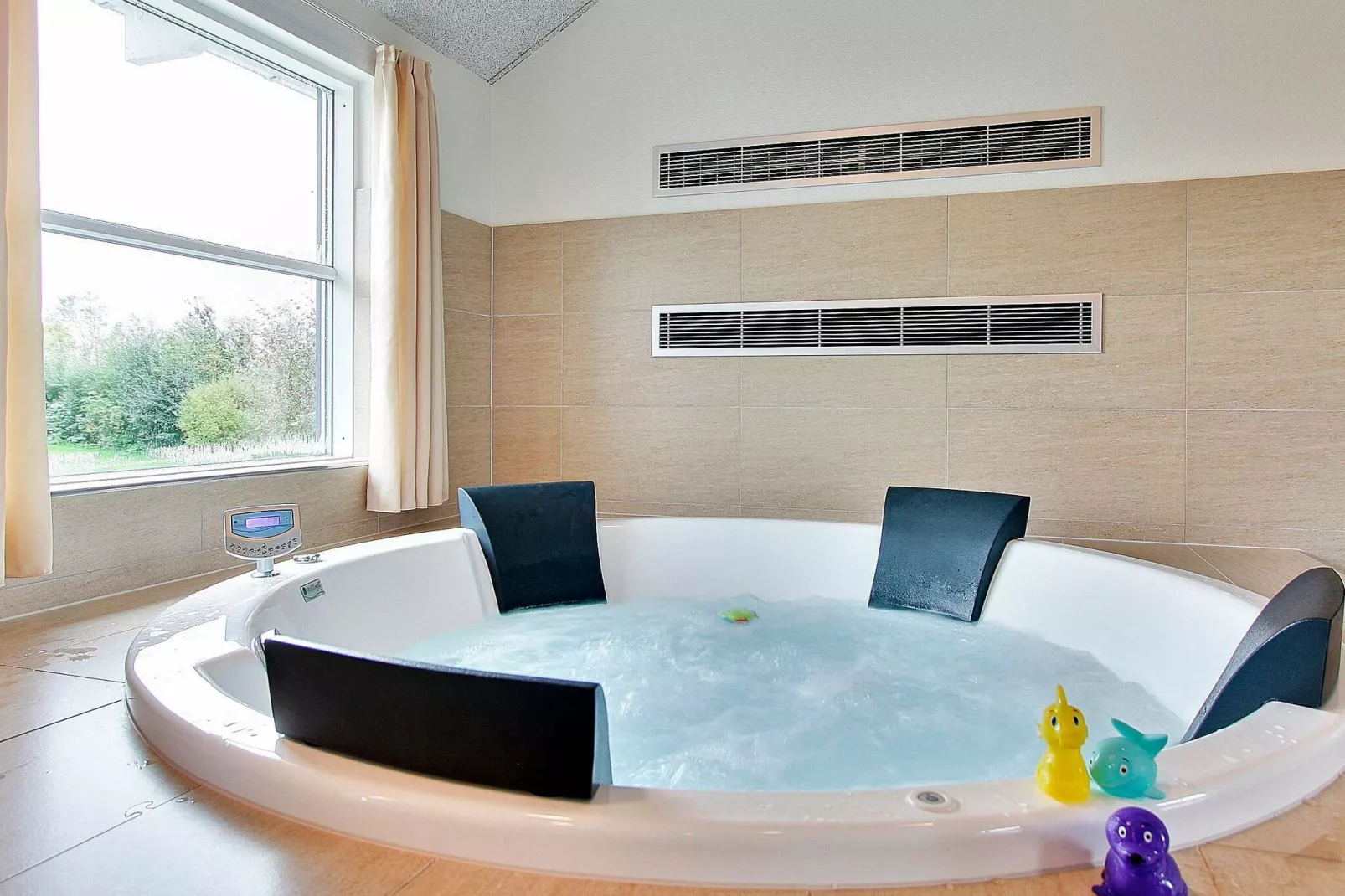 18 person holiday home in Tisvildeleje-Spa