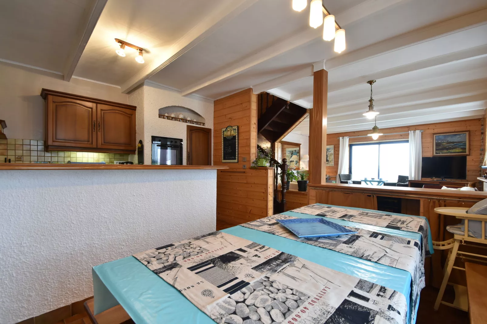 Contre Vents et Marées-Dining room
