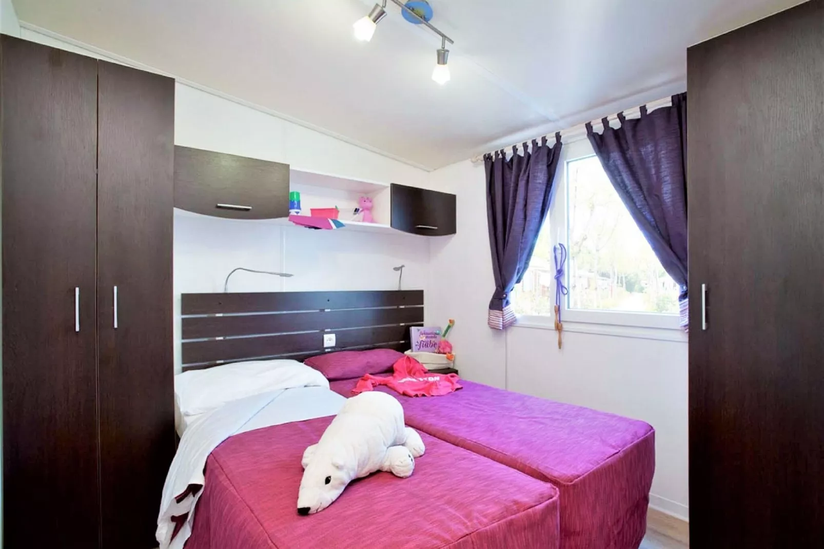 Super Comfort-Bedroom