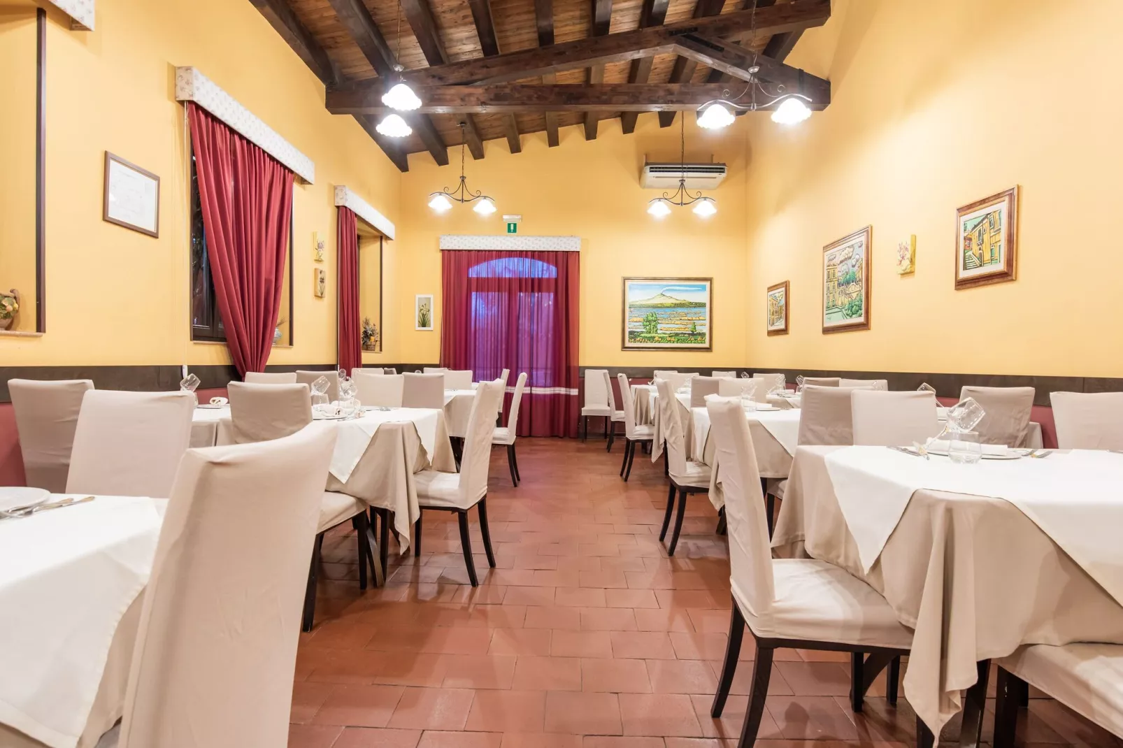 Bilo Badiula-Dining room