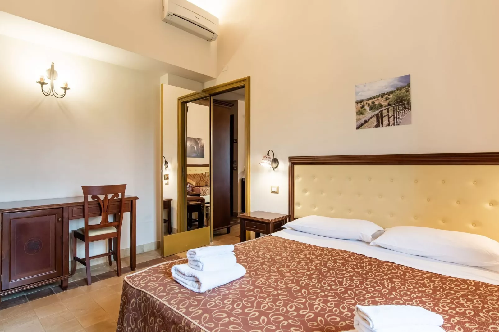Bilo Badiula-Bedroom