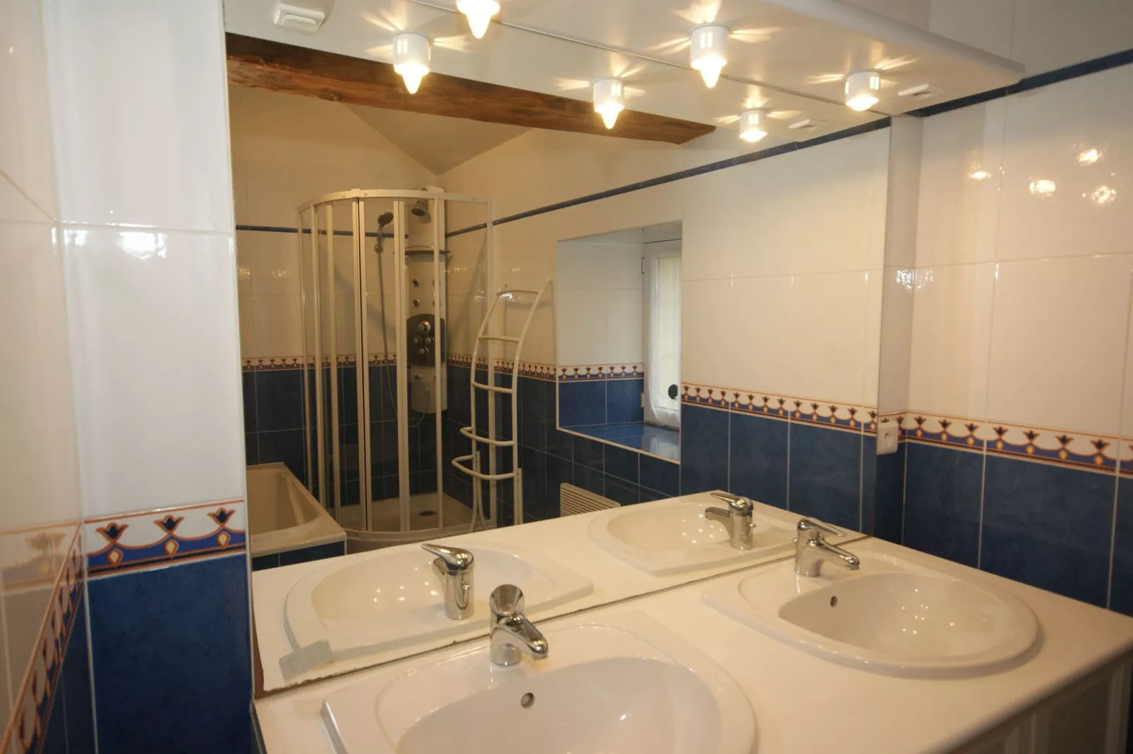 Maison de vacances Besse les Vitarelles 4 pers-Badezimmer