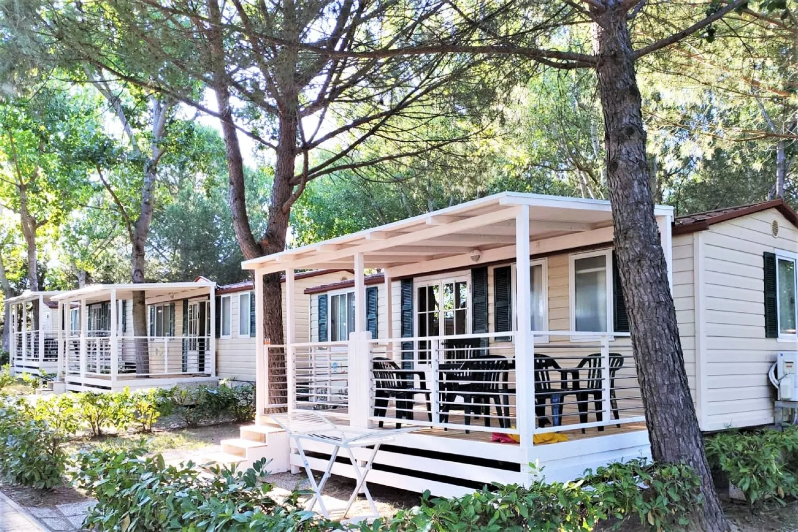 Mobil Home LARGE-Exterior summer