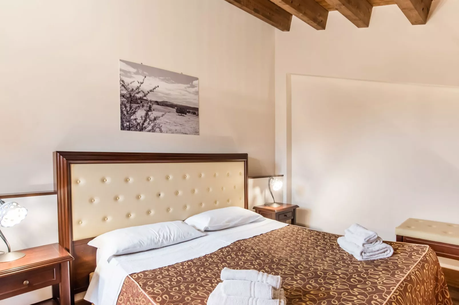 Mono Carlentini-Bedroom