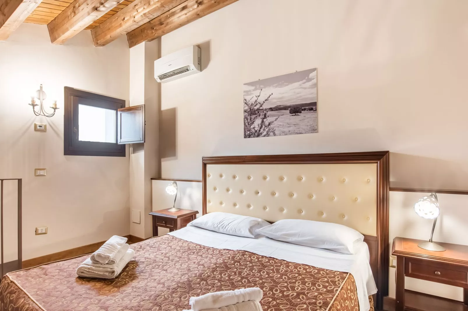 Mono Carlentini-Bedroom