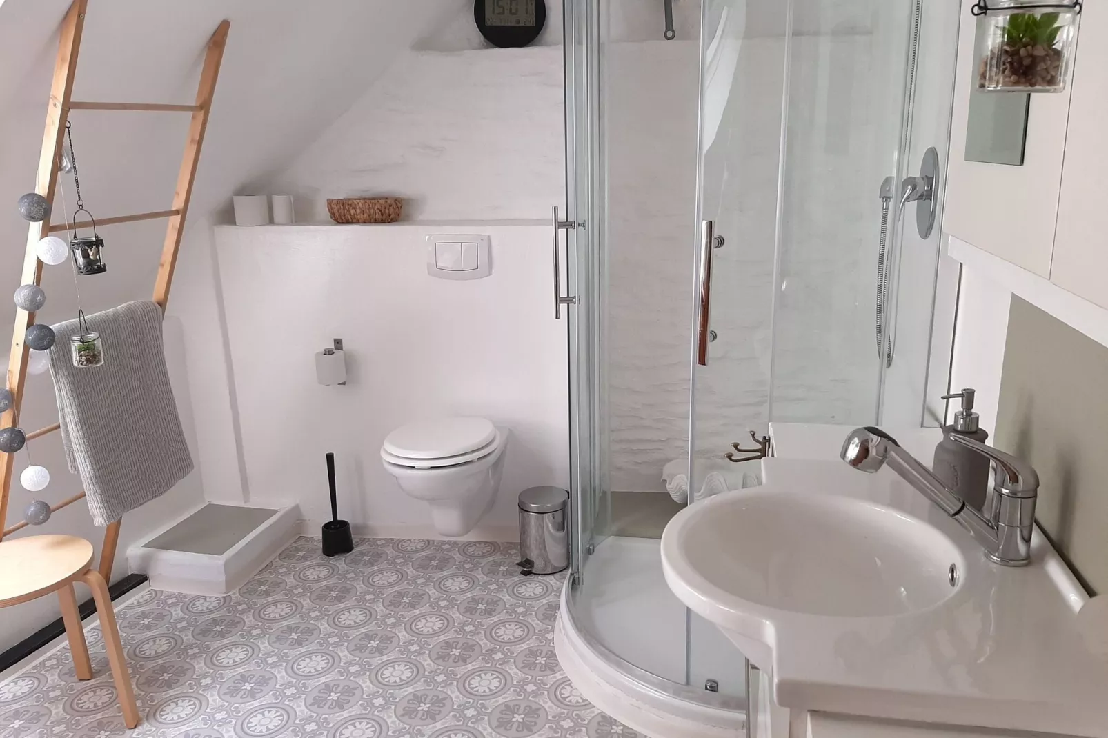 Ferienwohnung Himmelshöh im Hof der Möglichkeiten-Bathroom