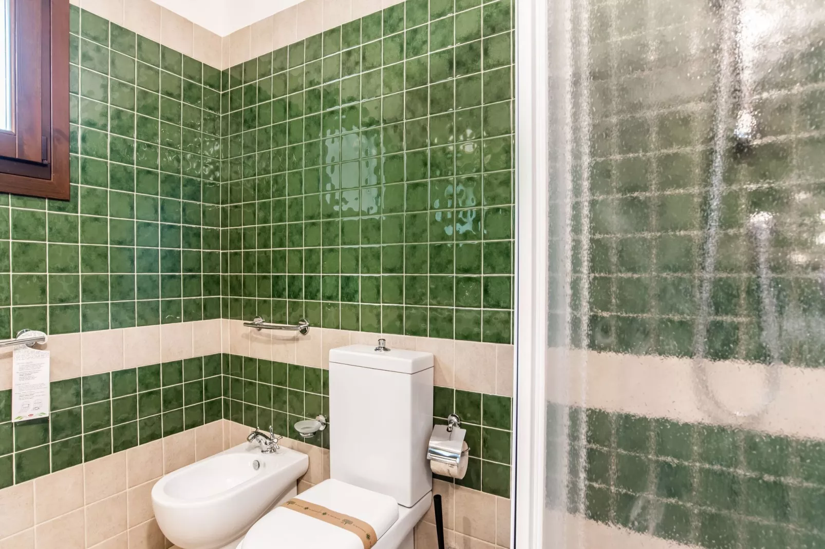 Mono Carlentini-Bathroom