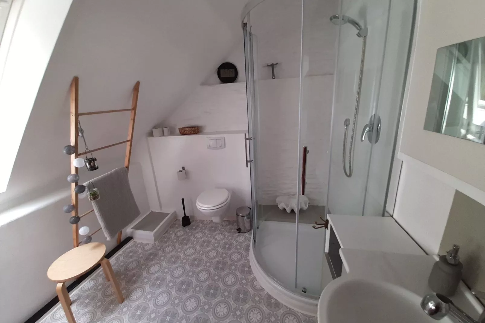Ferienwohnung Himmelshöh im Hof der Möglichkeiten-Bathroom