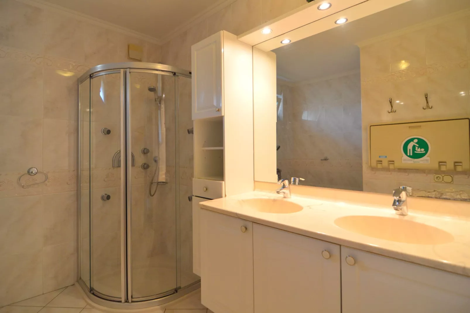 Priruco-Bathroom