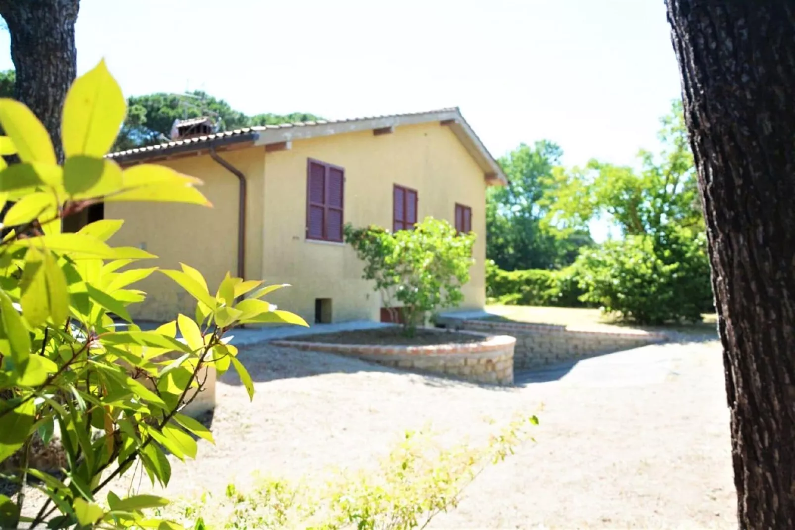 Villetta-Außenbereich Sommer