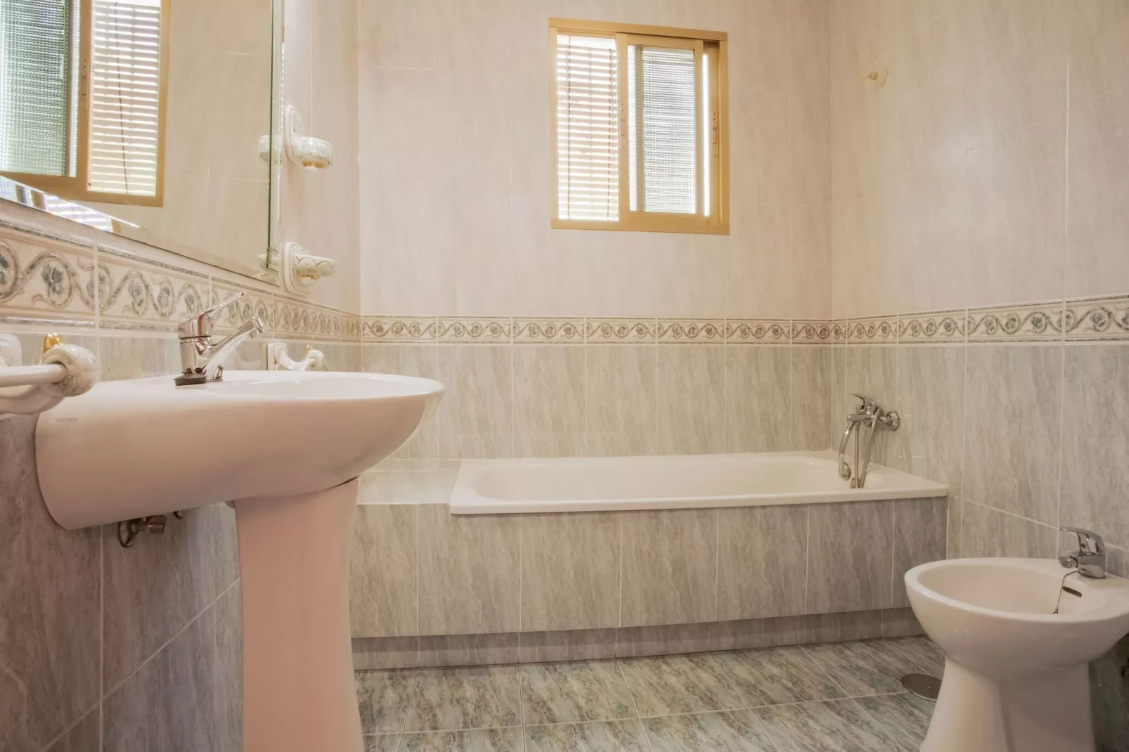 La Loma-Bathroom