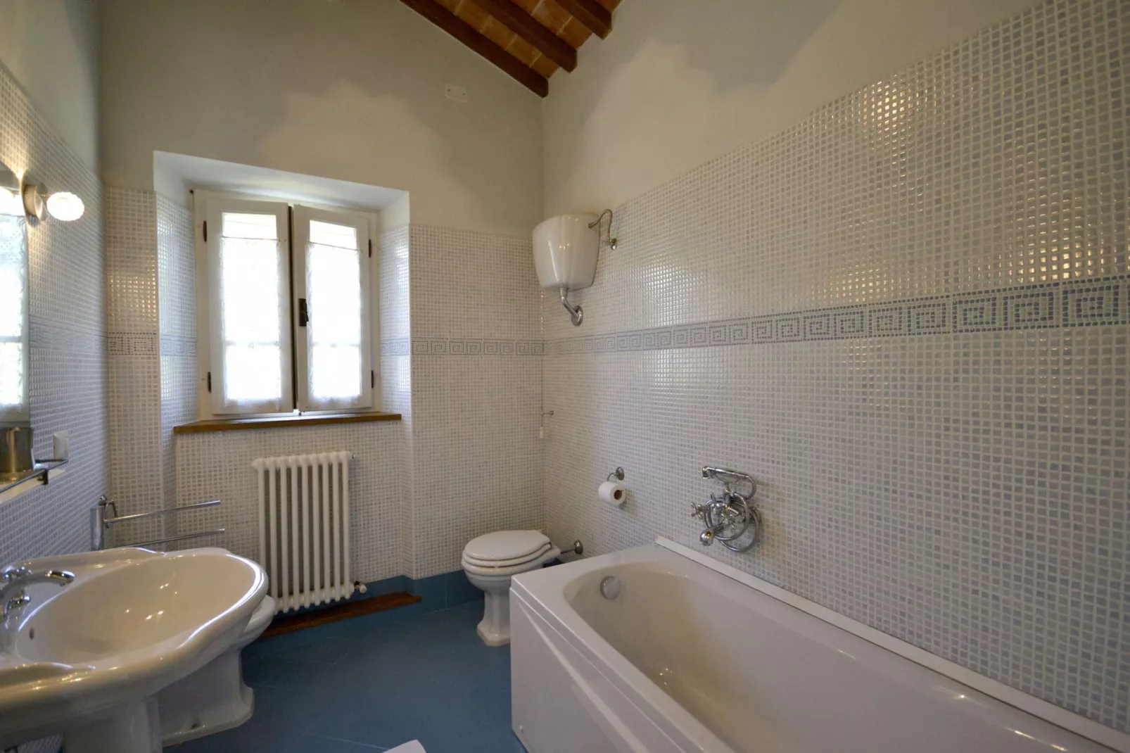 Villa Palazzone-Bathroom