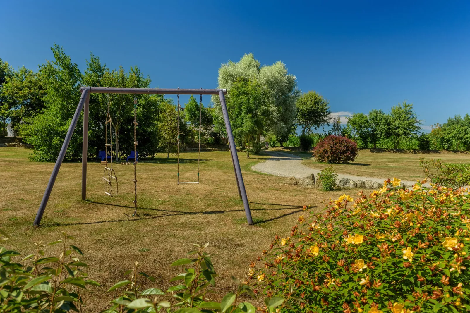 L'Estuaire-Gardens summer